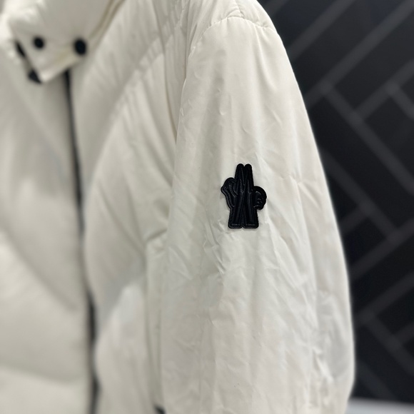 Moncler Grenoble Vailly Zip-Up Quilted Jacket - Picture 6 of 16